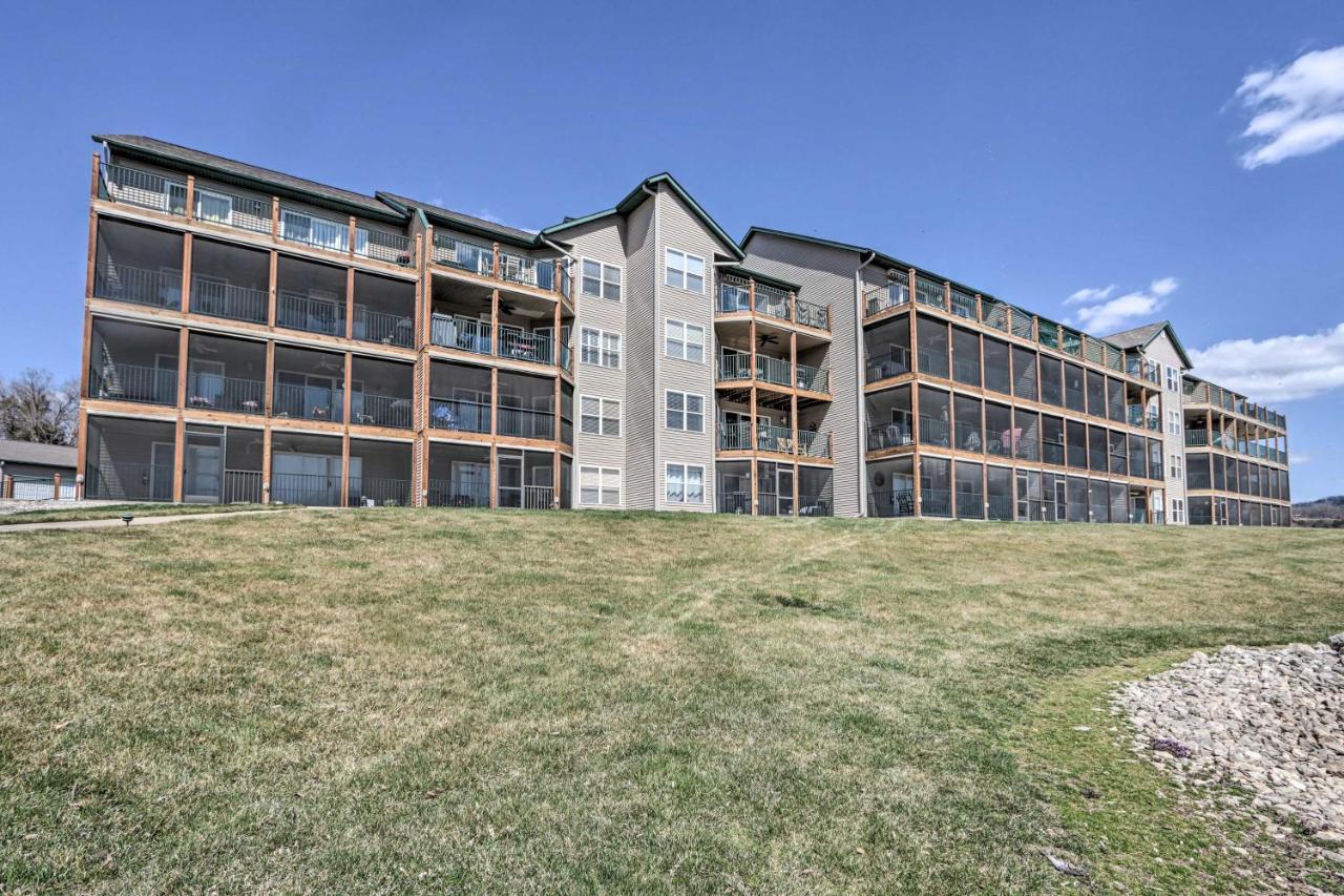 Step-Free Camdenton Condo With Boat Ramp, Dock, Slip Kültér fotó